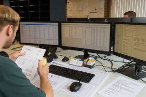 Backoffice medewerker bij Van der Heijden Transport in Ridderkerk – administratie en planning in familiebedrijf voor containertransport